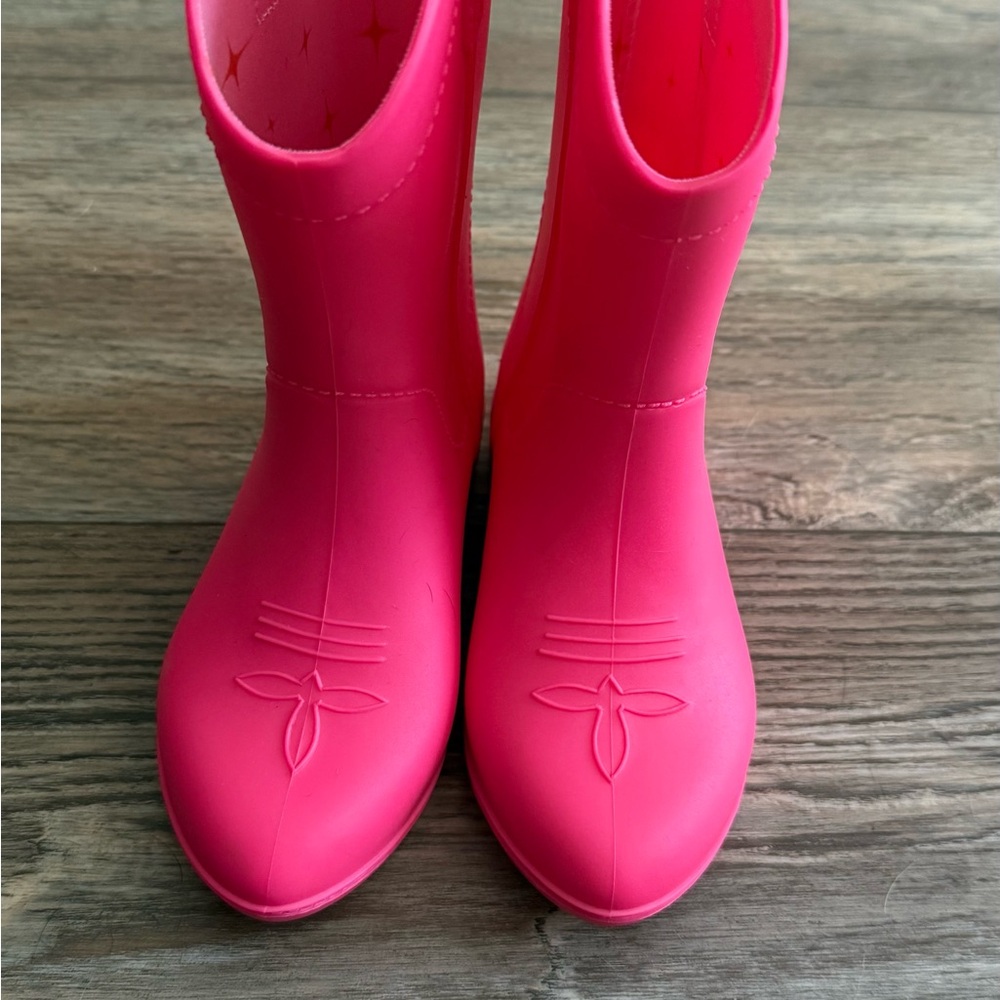 NEON PINK COWGIRL RAINBOOTS